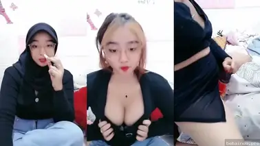 Cewek Cantik Ngebet Memek Pamer Tubuh Sambil Colmek WOT