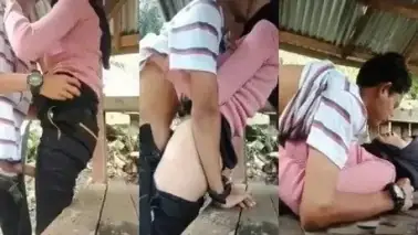 Skandal Viral Jilbab ABG Mesum Di Pos Ronda Brutal